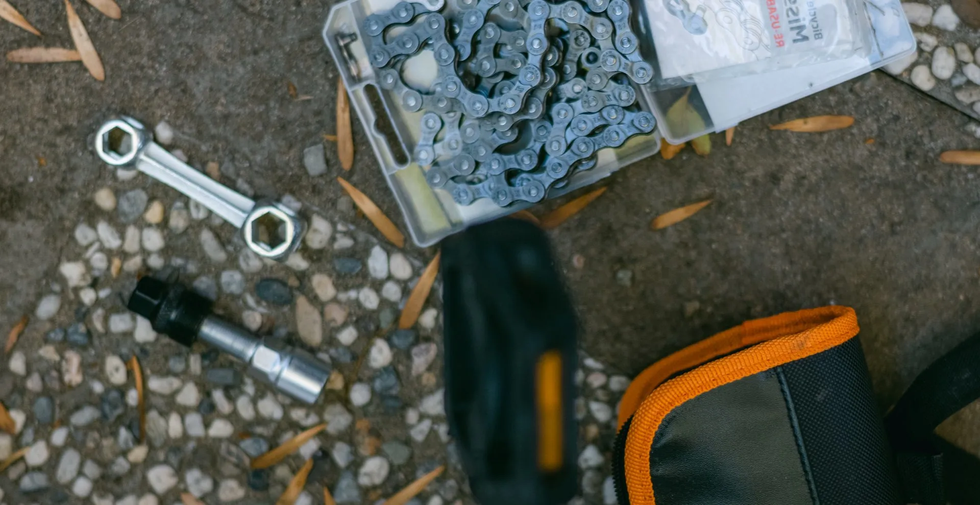 A new chain and tools laid out ready for a drivetrain fit